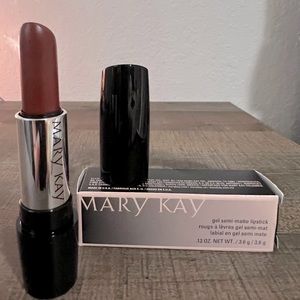 Mary Kay- Gel Sami-Matte Lipstick * Midnight Red *
